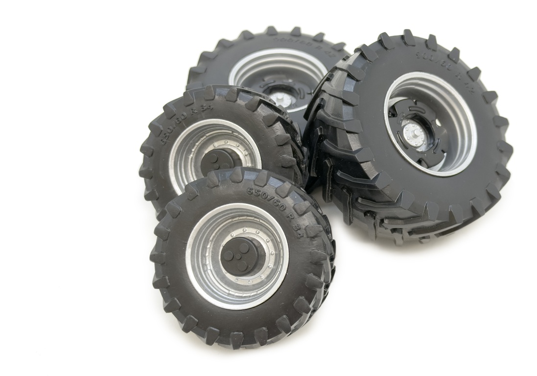 Trelleborg 900-60 R42 bandenset compleet - 1:32